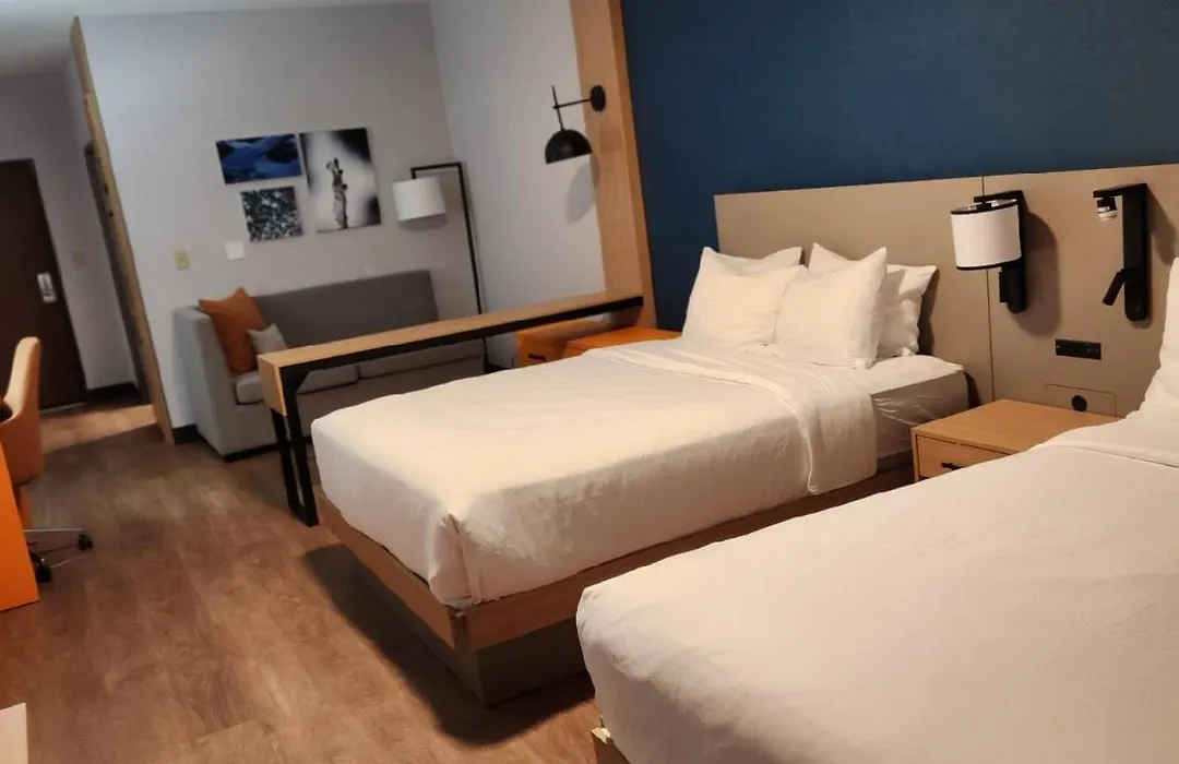Comfort Suites Cheyenne-1