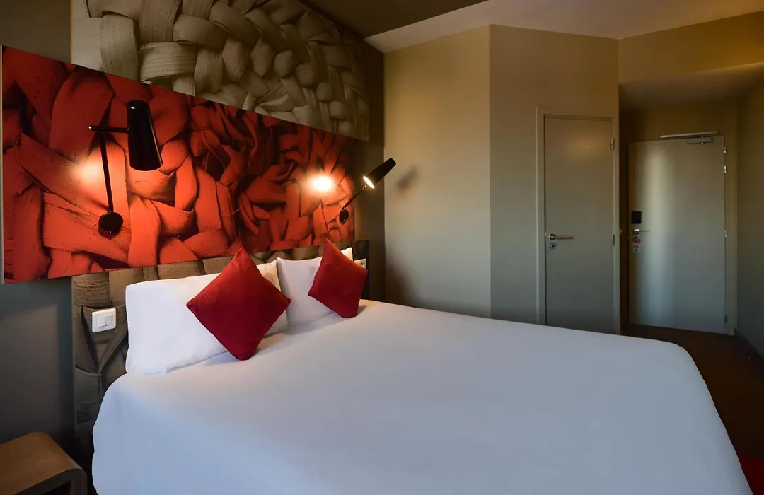 Ibis Casa Voyageurs-1