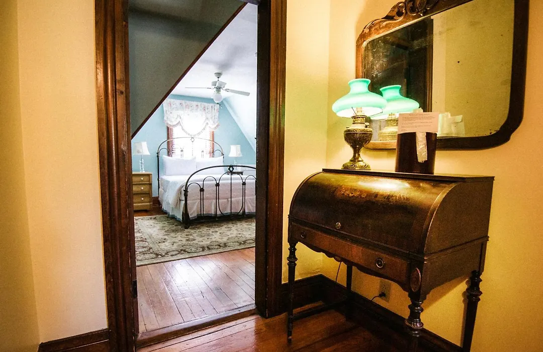 Cedar Crest Inn-1