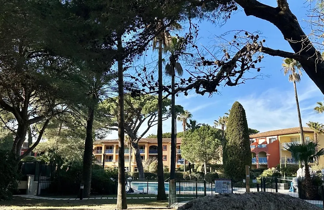 LA BADINE Appartement rénové Haut de game et Parc Prestations Premiumamme avec Climatisation Vue Pisc-1