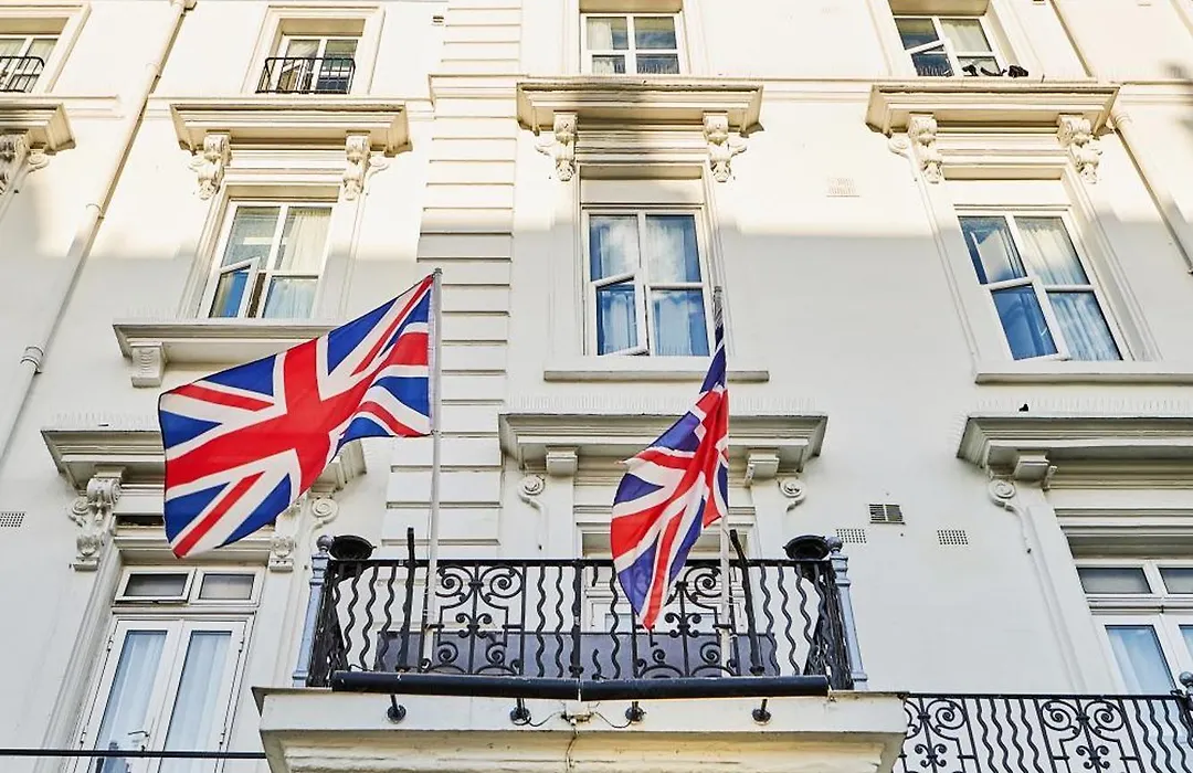 Huttons Hotel, Victoria London-1