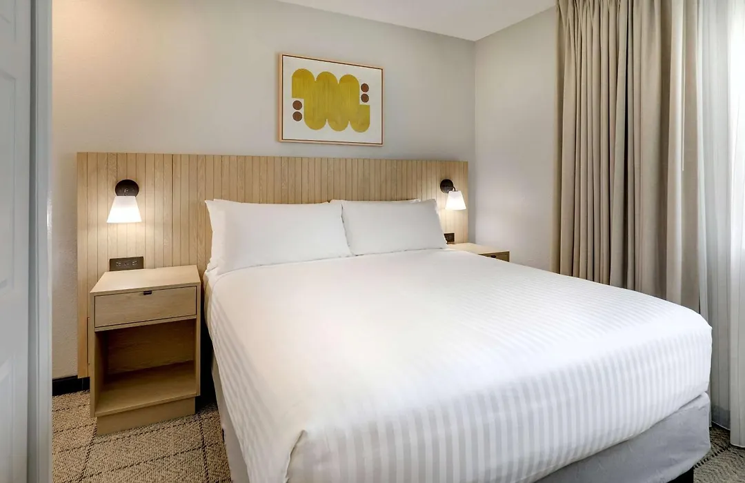 Sonesta Simply Suites Miami Airport Doral-1