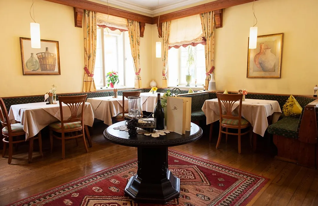 Hotel Schloss Lerchenhof-1