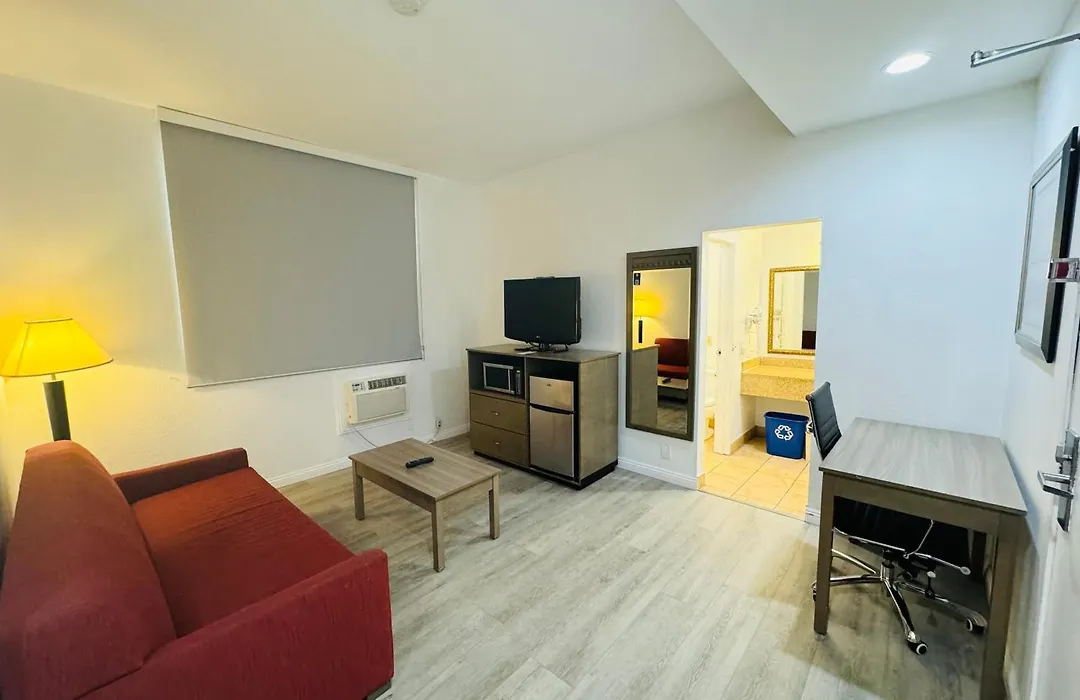 Ramada By Wyndham San Diego Airport-1