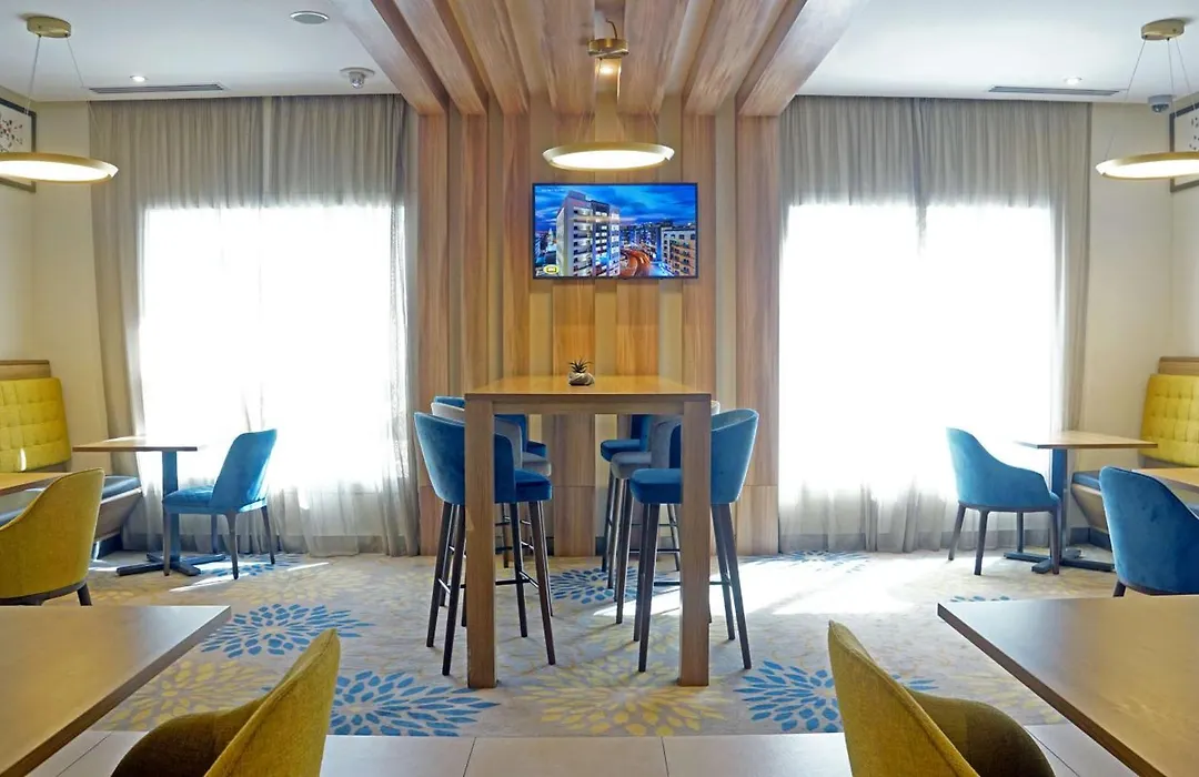 Hampton By Hilton Dubai Al Barsha-1