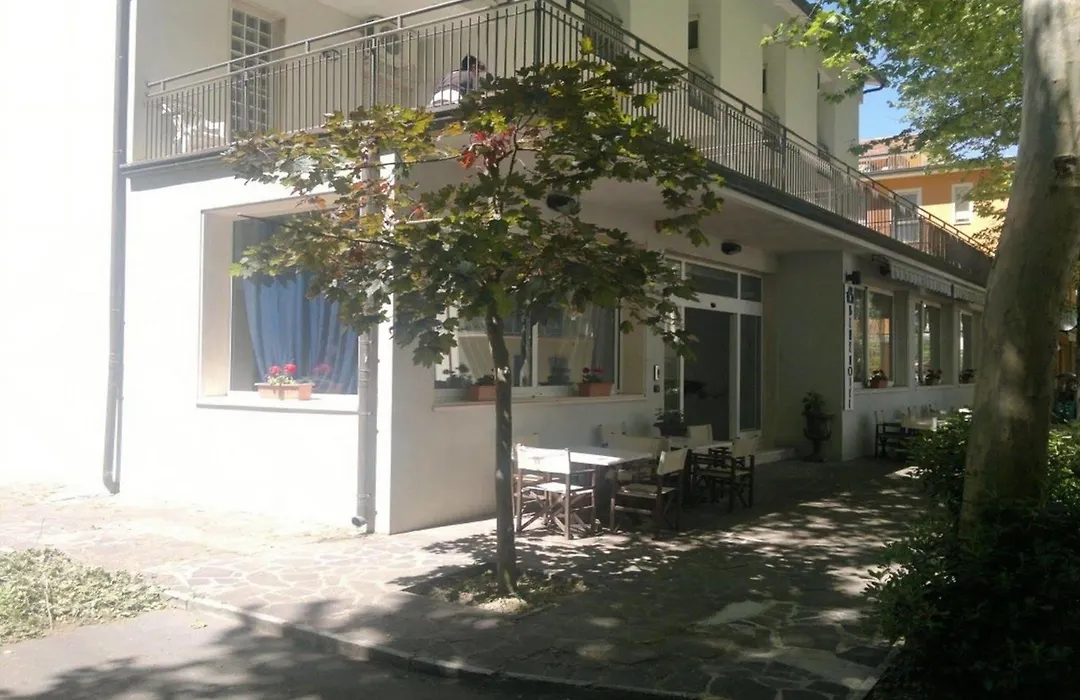 Blue Hotel-1
