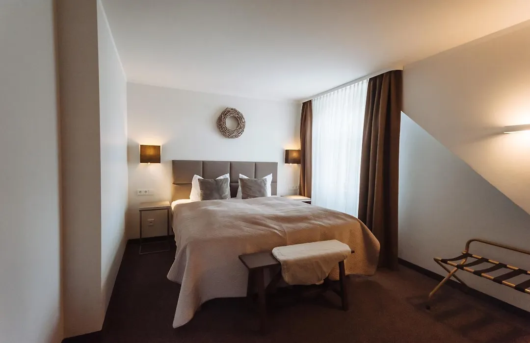 Landhotel Potsdam-1