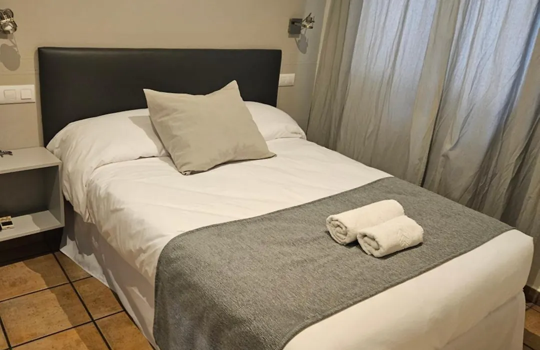 Hostal La Campana-1
