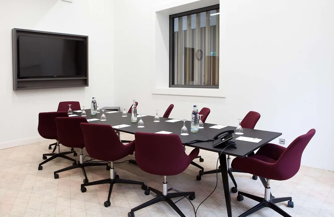 Hampton By Hilton Munich City Center East-1