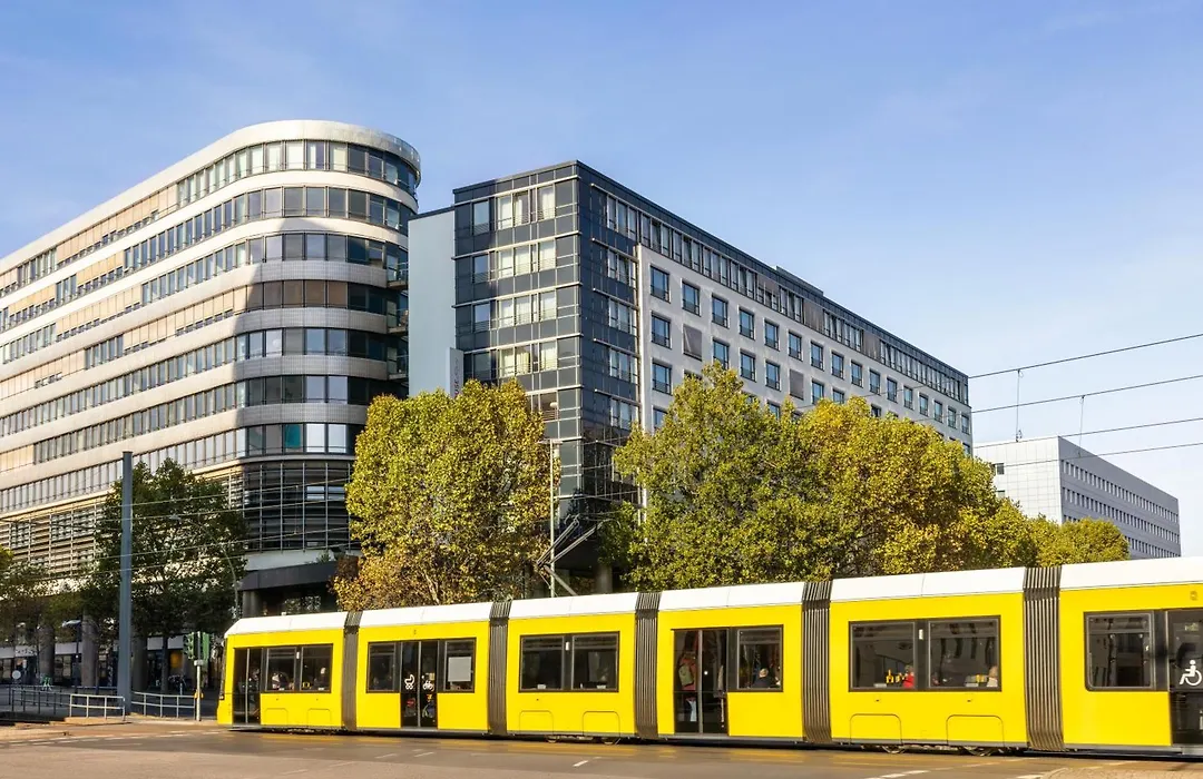 Vienna House Easy by Wyndham Berlin Friedrichshain-1