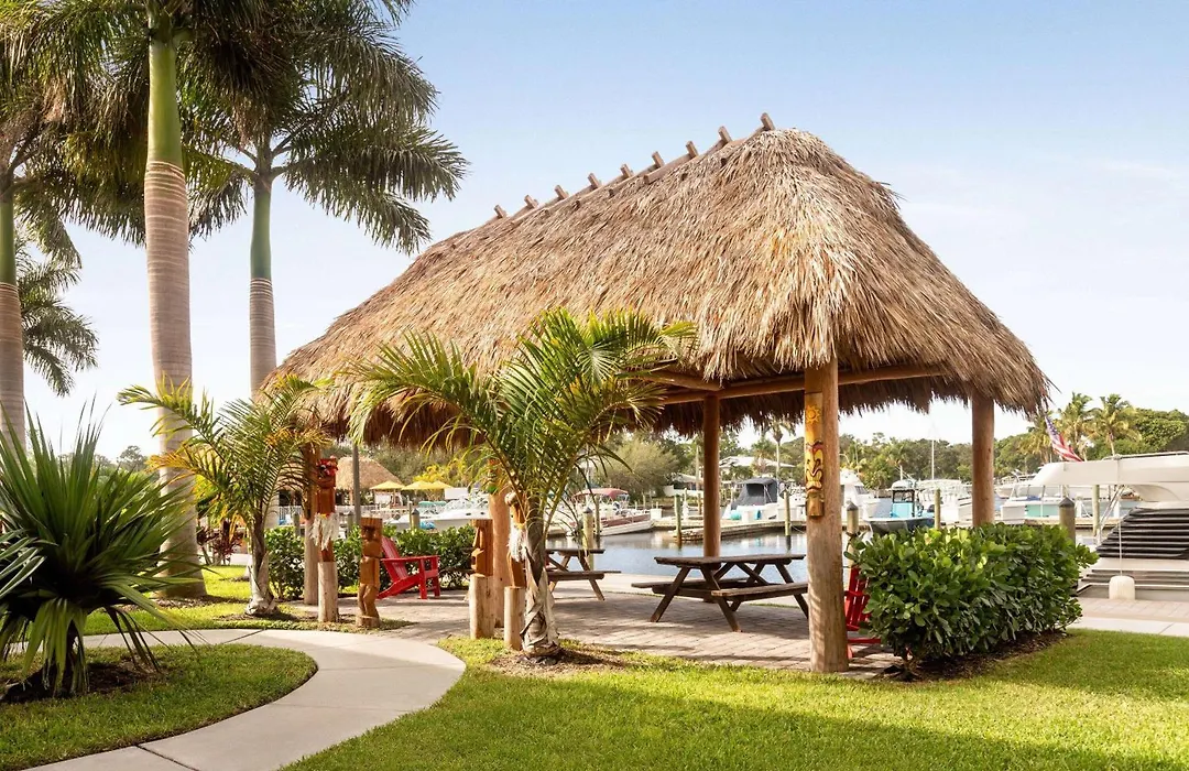 Ramada By Wyndham Sarasota Waterfront-1