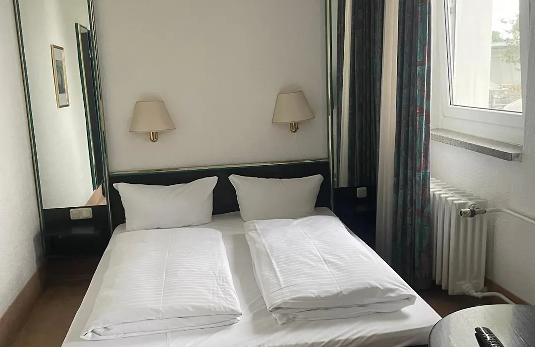 Hotel Bitterfelder Hof-1