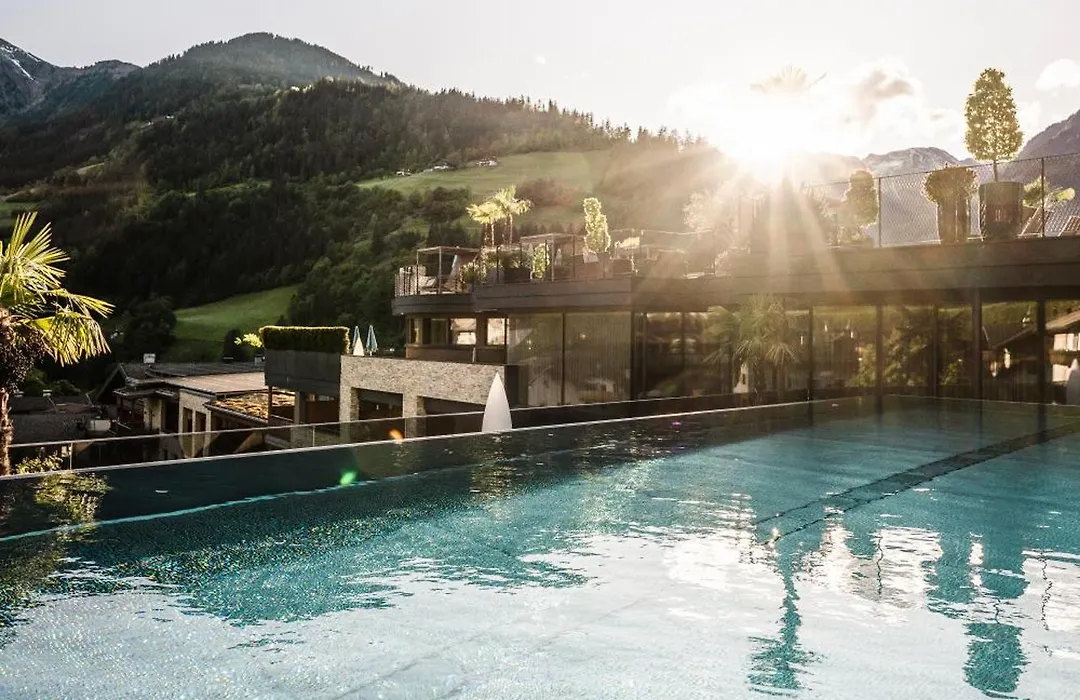 Stroblhof Active Family Spa Resort-1