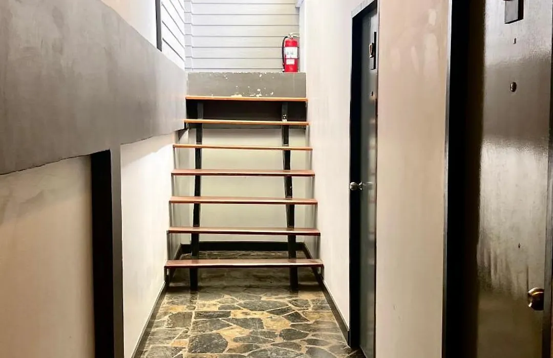 Phi Phi Inn-1