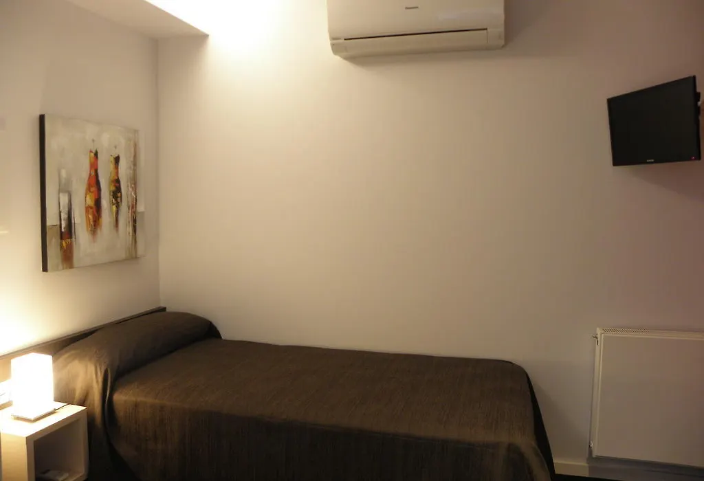 Apartaments I Habitacions Can Morera Olot-1