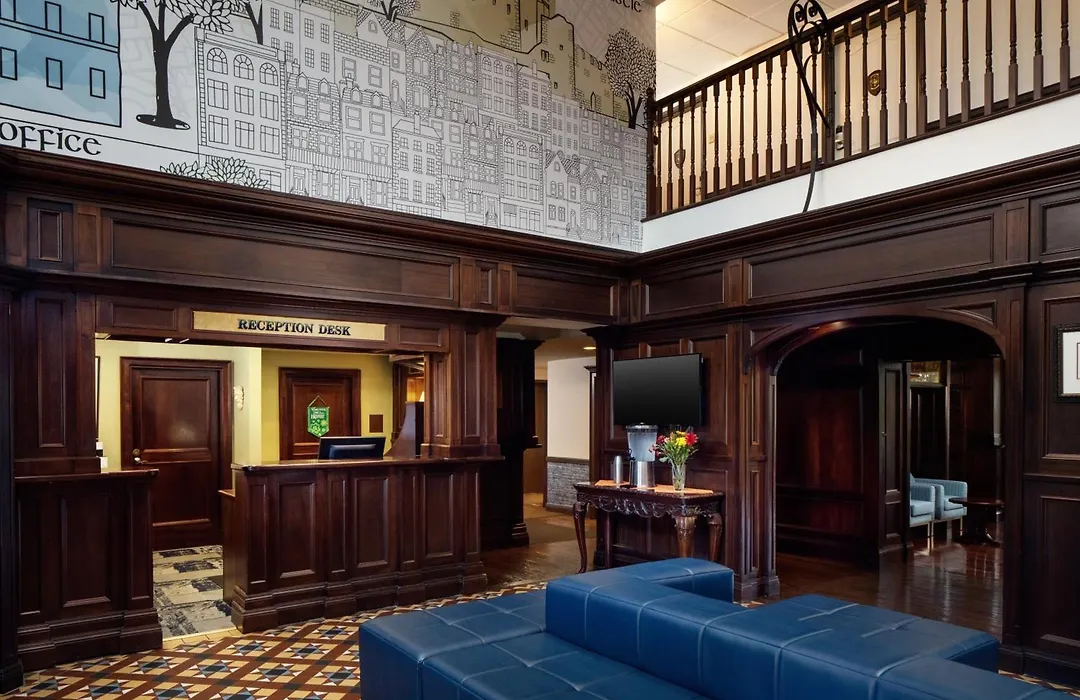 Irish Cottage Inn & Suites-1