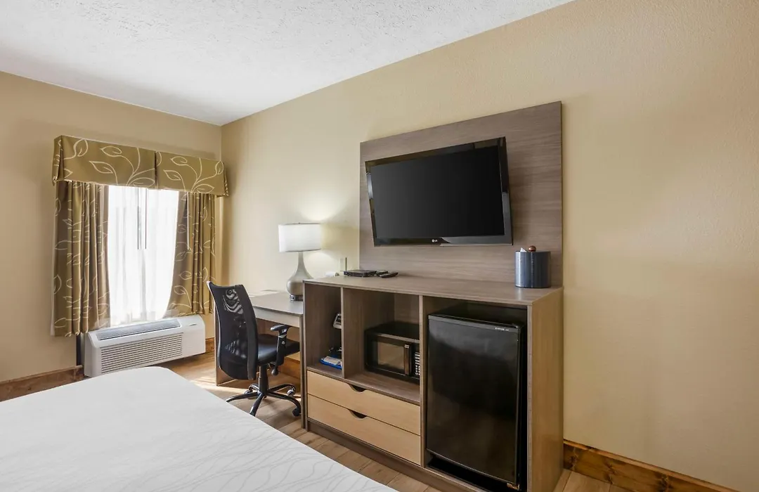 Best Western Plus Springfield Airport Inn-1