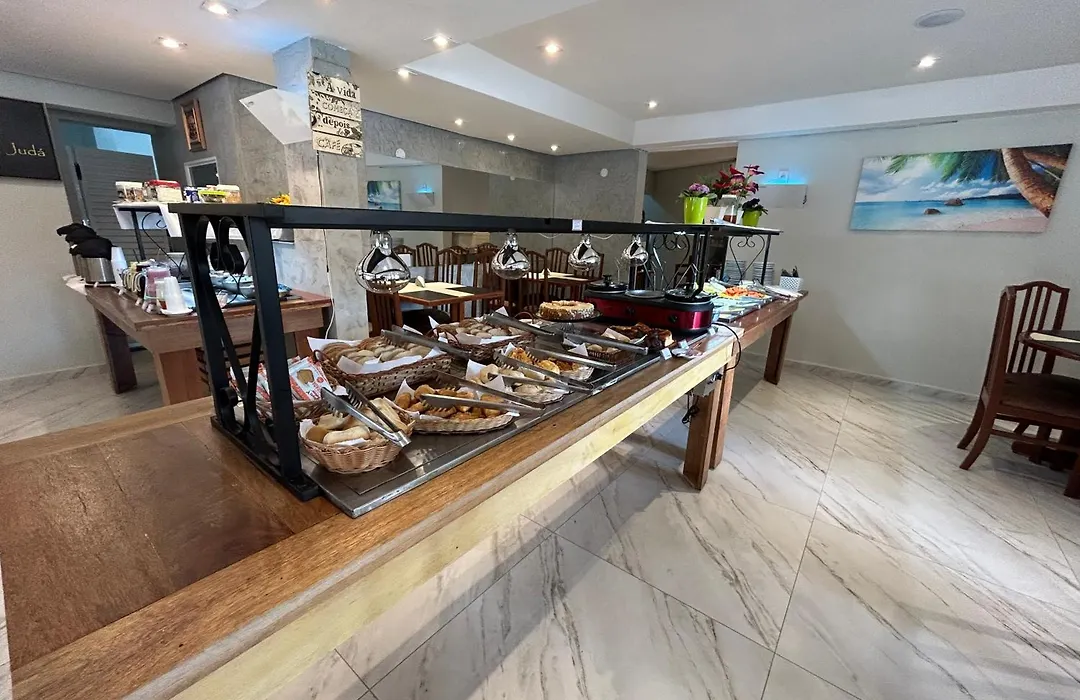 Fabuloso flat 243 Amarílis 2 piscinas climatizadas, SKY 170 canais carregador veiculo elétrico Riviera de São Lourenço, Bertioga Apartamento Duplex inteiro, cozinha equipada completa, serviço de praia, limpeza e trocas diária de toalhas, wi-fi 500mb-1