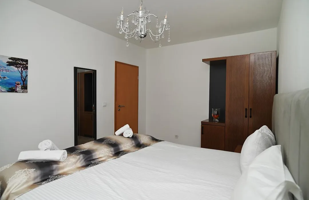 Ferienwohnung&Aparts By Kispet Group Hotels In Oberhausen-1