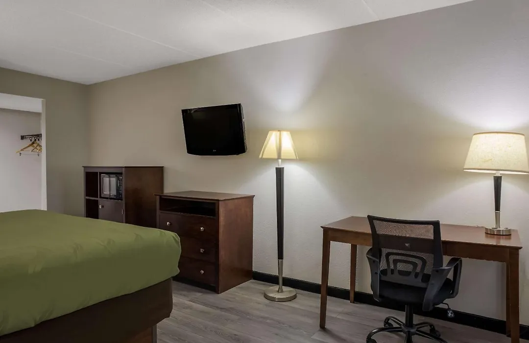 Quality Inn Toledo Westgate-1