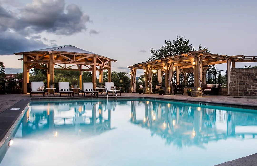 Hotel Roanoke & Conference Center, Curio Collection By Hilton-1