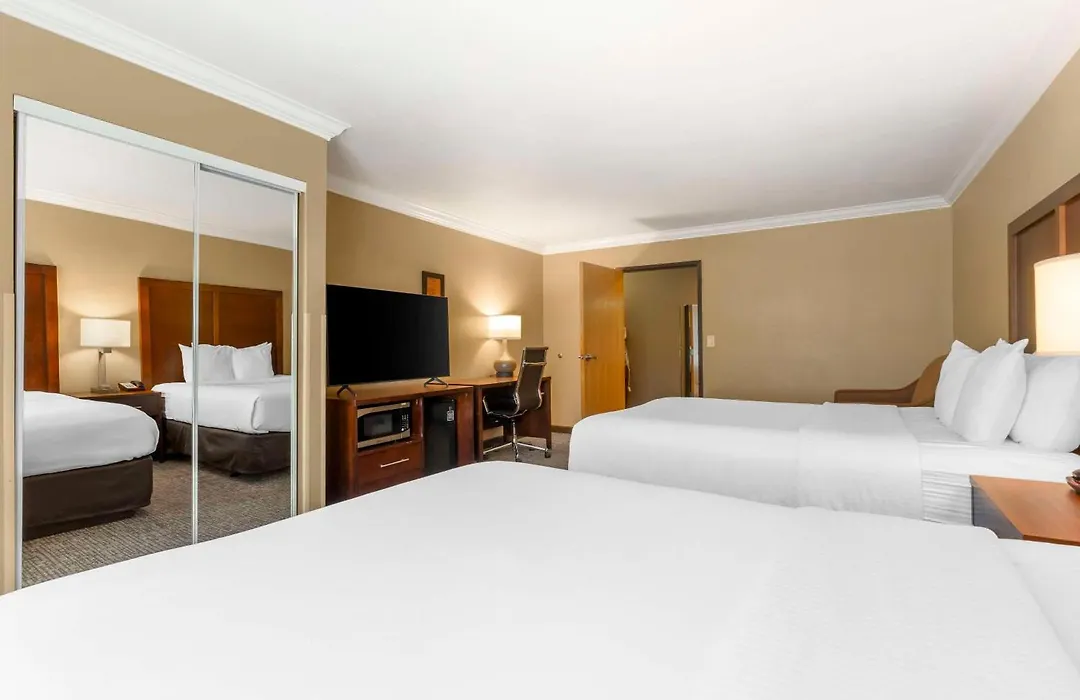 Comfort Inn & Suites Redwood Country-1