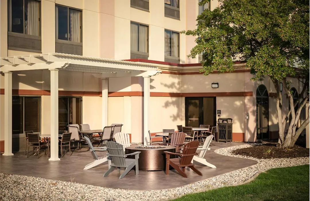 Hampton Inn Council Bluffs-1