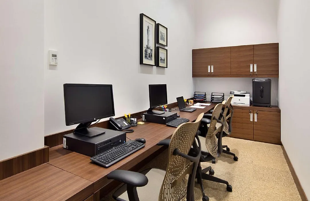 Hilton Garden Inn Izmir Bayrakli-1