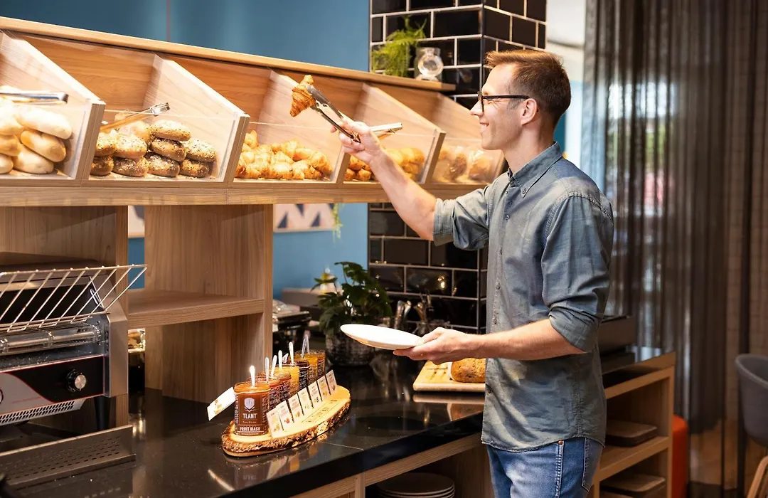 Holiday Inn Express Antwerp - City Centre By Ihg-1
