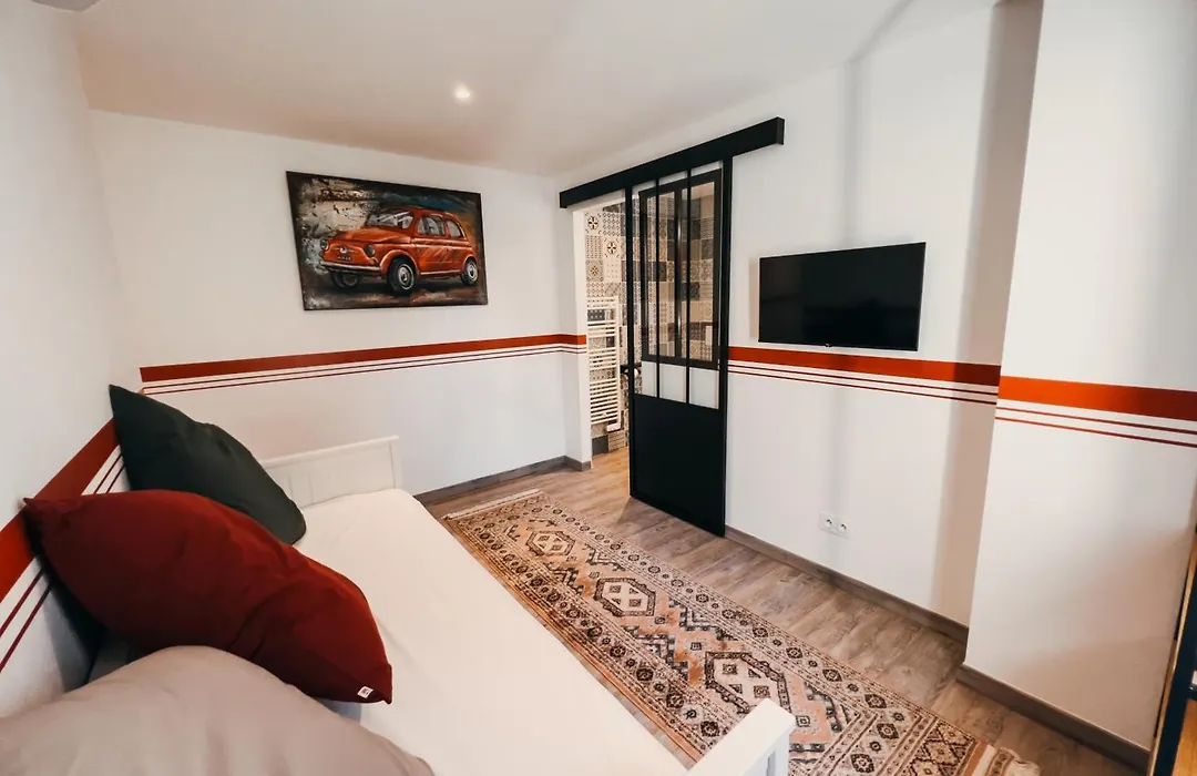 La Maison Cachee-Ba-1