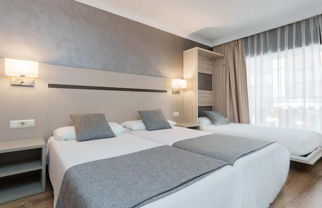 Hotel & Aparthotel Cosmos-1