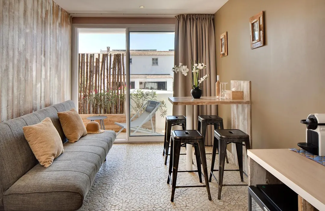 Vila De La Mar & Spa-1