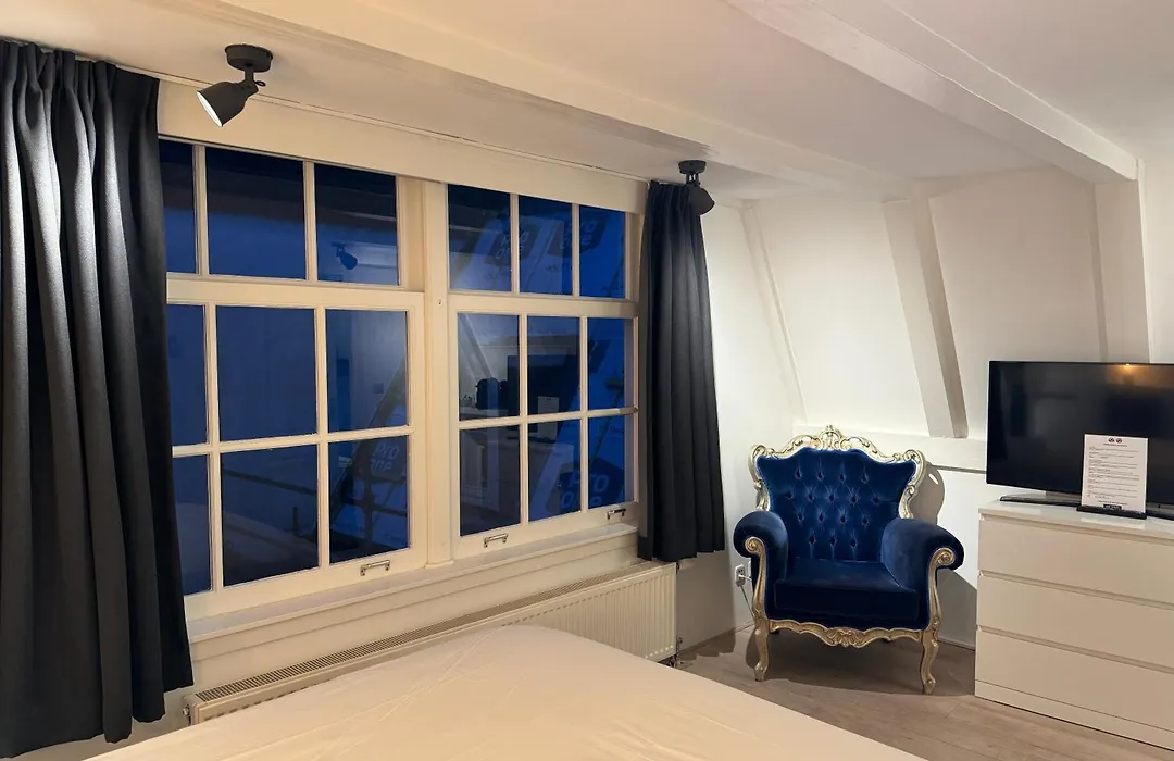 Nine Streets Inn-1