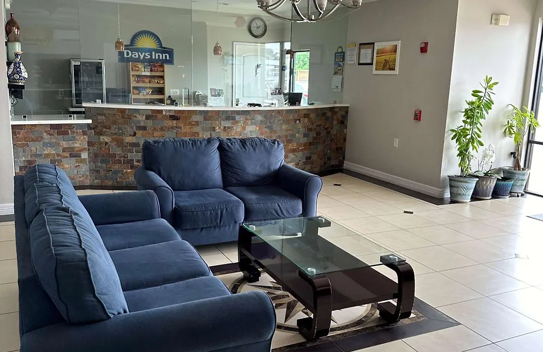 Days Inn By Wyndham Humble/Houston Intercontinental Airport-1