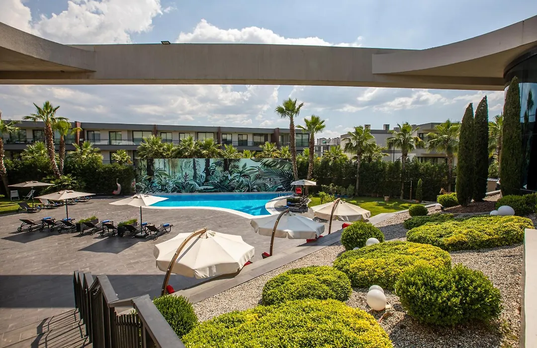 Doubletree By Hilton Izmir Airport-1