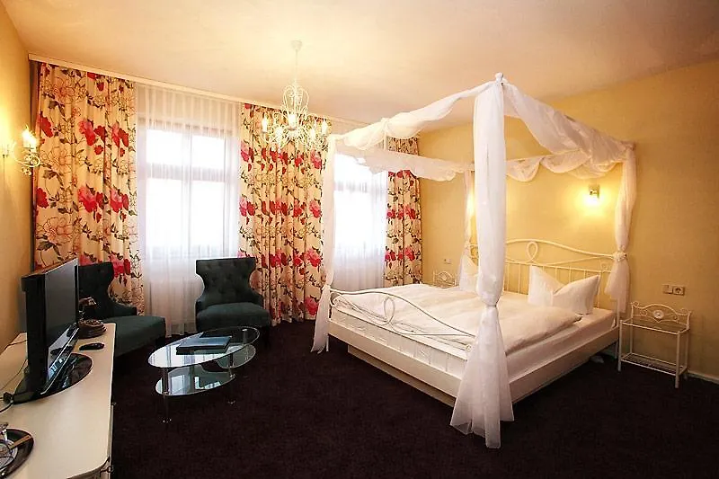 Hotel zur Insel-1