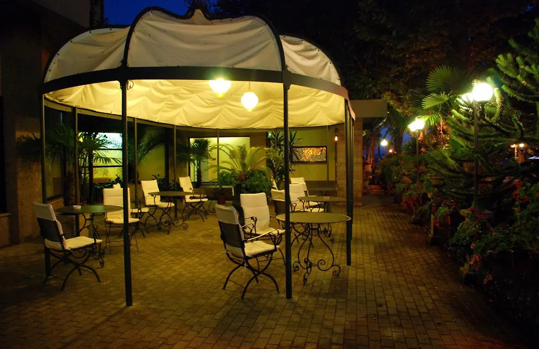 Hotel Columbus sul Lago-1