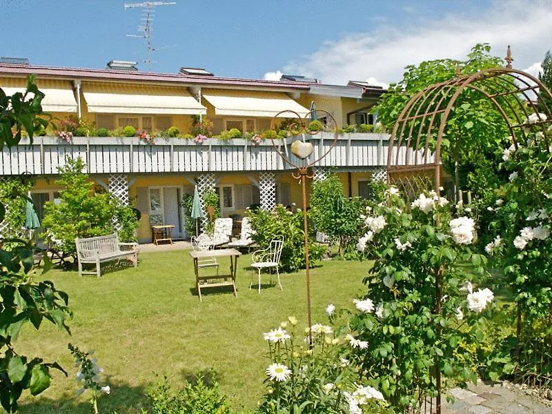 Landhotel Herzberger garni Zimmer&Ferienwohnungen-1