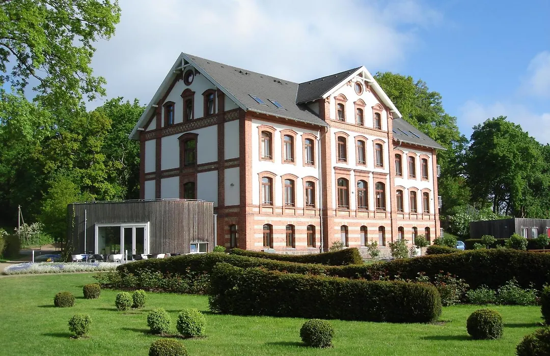 Hotel Am Tiefwarensee-1