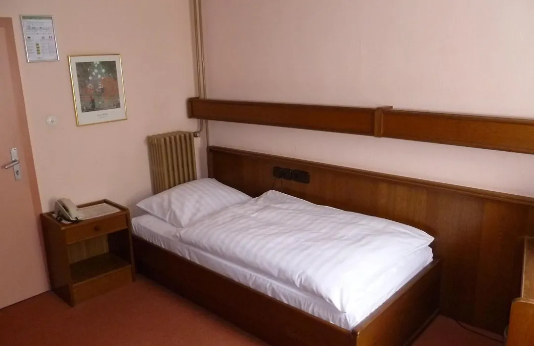 Hotel Deutsche Eiche-1