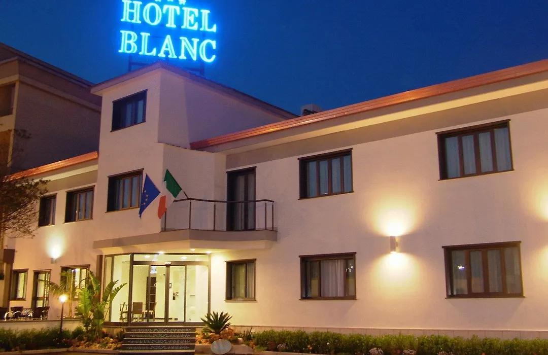 Hotel Blanc-1