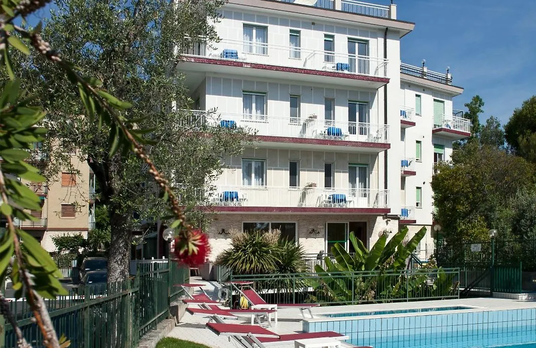 Hotel Garden-1