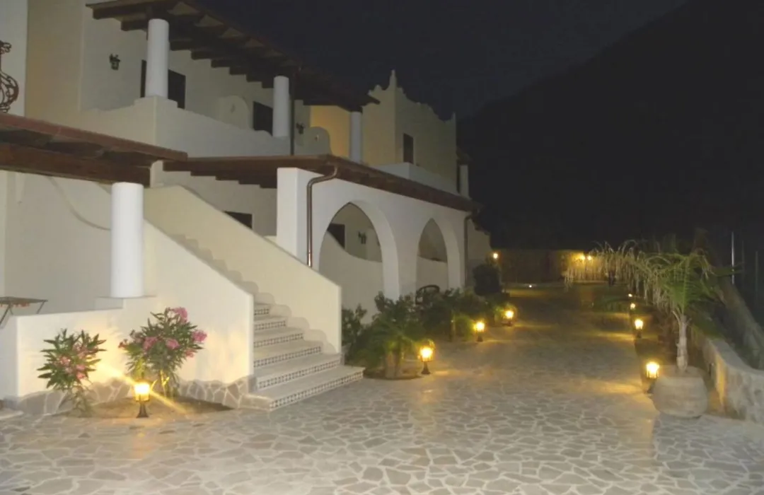 Hotel Borgo Eolie-1