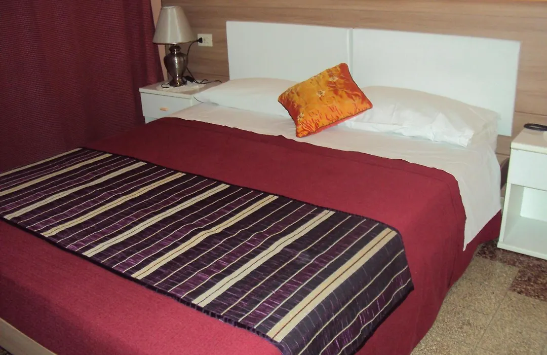 Hotel Mirage-1