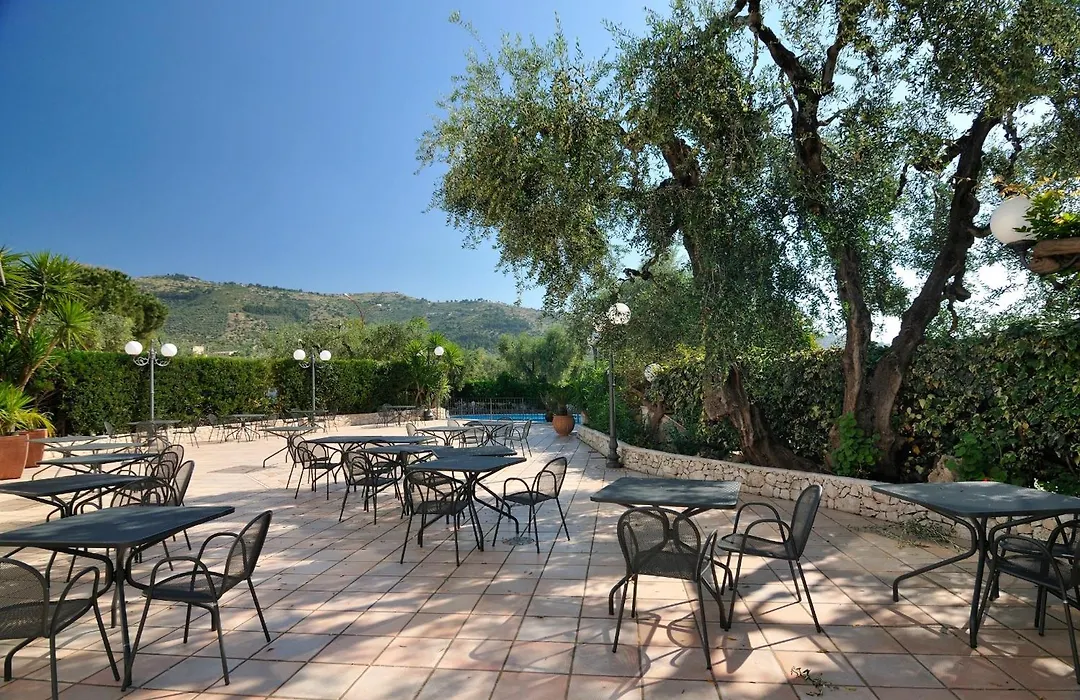 Hotel Apeneste-1