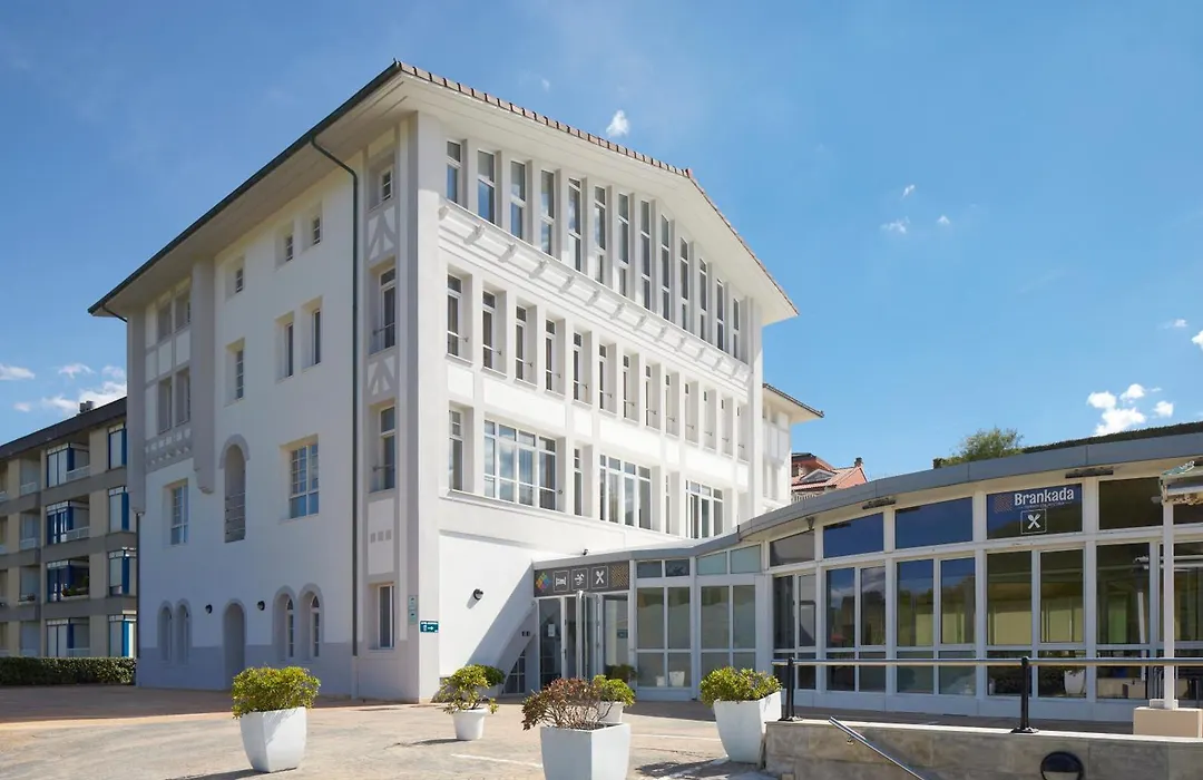 Hotel & Talasoterapia Zelai-1