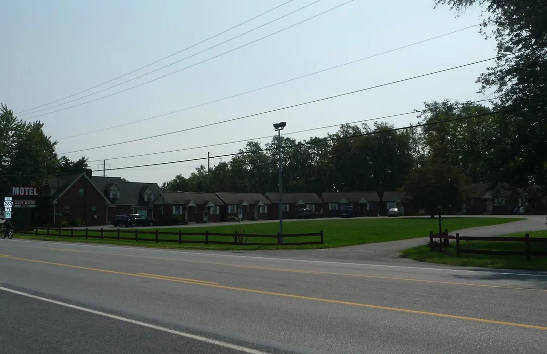 Red Rose Motel-1