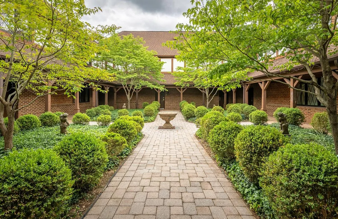 The English Inn Of Charlottesville-1