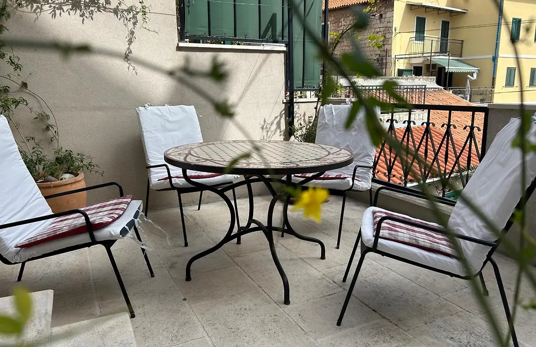 Guesthouse Fjaka-1