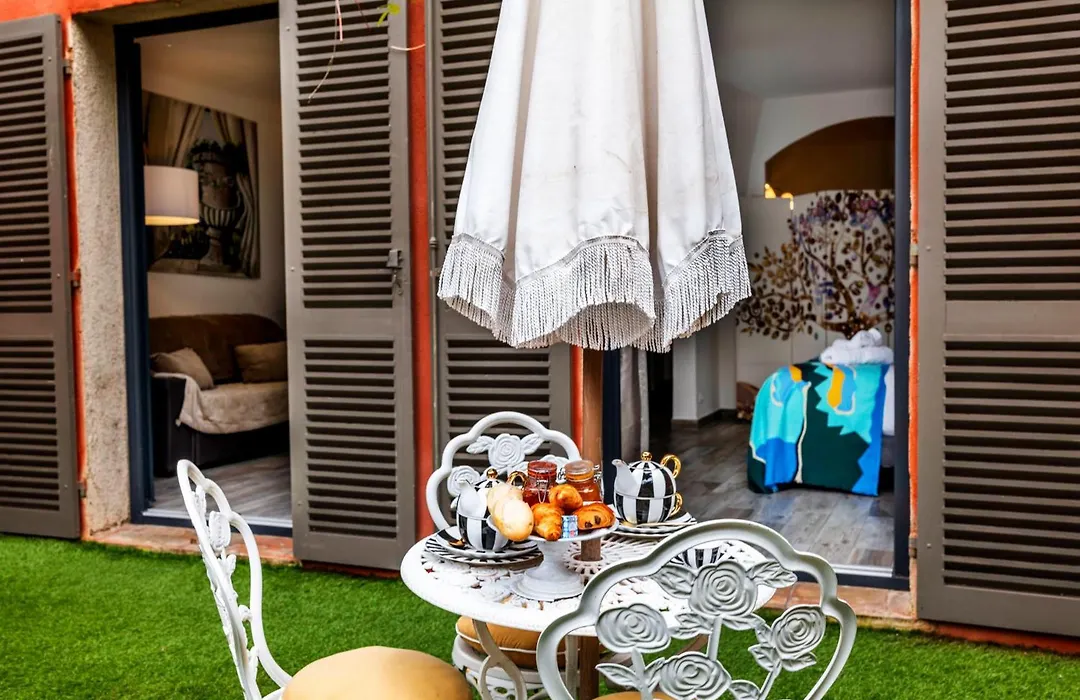 La Bravade Luxe Et Serenite Au Coeur De Saint-Tropez Suites Spacieuses Avec Jardin Enchanteur-1